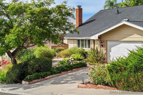4924 Avila Ave, Carlsbad, CA, 92008-3704 | Card Image
