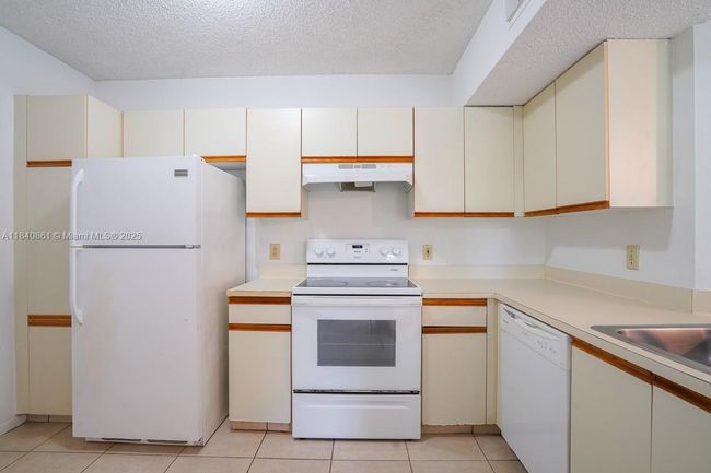 APT-304 - 9033 Wiles Rd, Condo with 2 bedrooms, 2 bathrooms and null parking in Coral Springs FL | Image 7