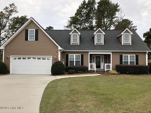 402 Meadowlark Dr, Winterville, NC, 28590-7988 | Card Image
