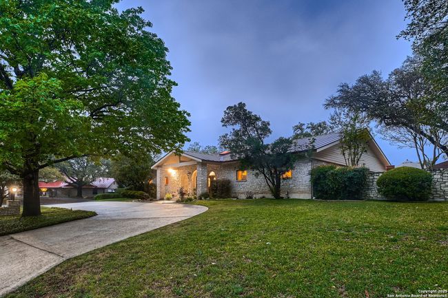 201 Sheffield, House other with 5 bedrooms, 5 bathrooms and null parking in Castle Hills TX | Image 5
