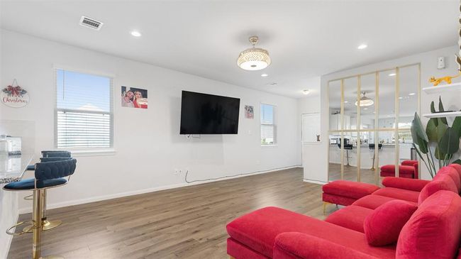 Large living room | Image 9