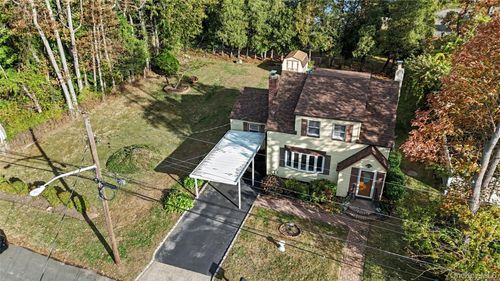 77 Duke St, Deer Park, NY, 11729-6924 | Card Image