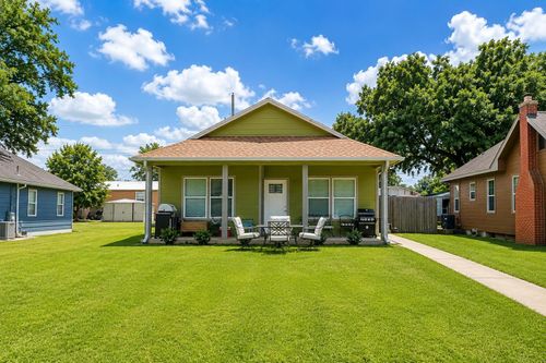 1020 10th St, Hempstead, TX, 77445-5243 | Card Image