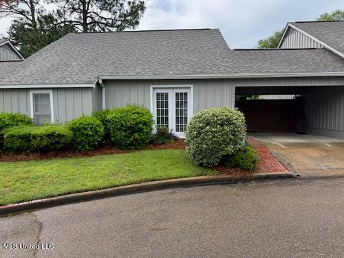 111 River Pl, Jackson, MS, 39211-3019 | Card Image