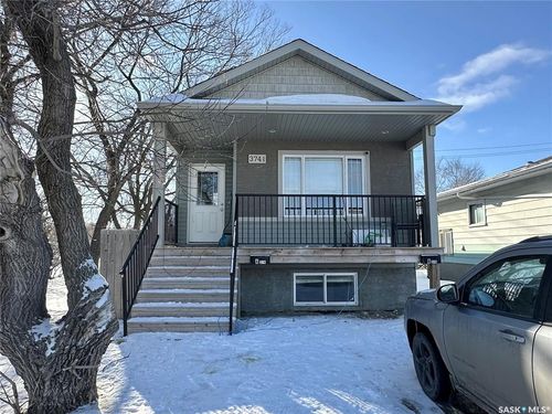 374 Wascana St, Regina, SK, S4R4H9 | Card Image