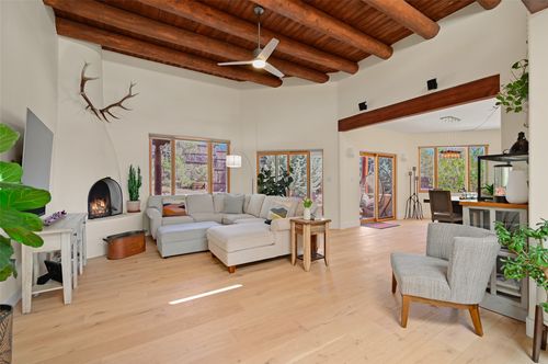 839 Camino Francisca, Santa Fe, NM, 87506-6001 | Card Image