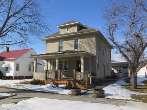 818 E Main, Decorah, IA, 52101 | Card Image