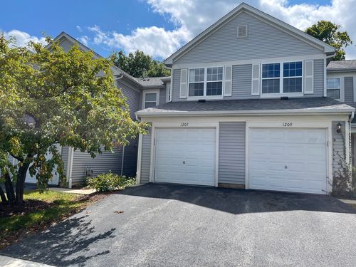 1207 Brookdale Dr, Carpentersville, IL, 60110-1991 | Card Image