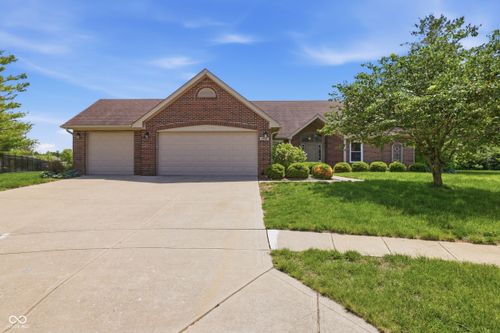 7429 Copperwood Dr, Indianapolis, IN, 46217-7061 | Card Image