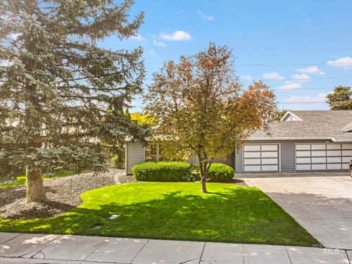 230 Meadows Ln, Twin Falls, ID, 83301-3833 | Card Image