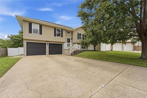1403 Glenda Ter, Cameron, MO, 64429-1289 | Card Image
