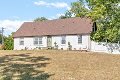 421 Bancroft Dr, House other with 4 bedrooms, 2 bathrooms and 2 parking in Clarksville TN | Image 3