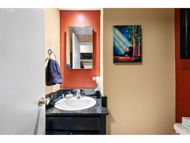 151 Treehill Loop, Condo with 2 bedrooms, 2 bathrooms and null parking in Eugene OR | Image 9