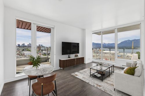 902-933 E Hastings Street, Vancouver, BC, V6A0G6 | Card Image