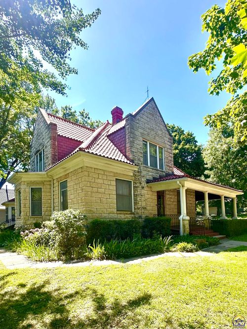 605 Columbia St, Council Grove, KS, 66846-1604 | Card Image