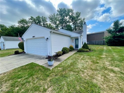 6863 Olde Meadows Ct, Mentor, OH, 44060-8402 | Card Image