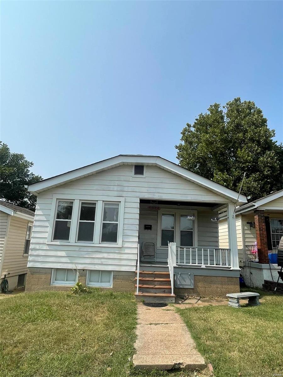 Alexander St, Saint Louis, MO 63116