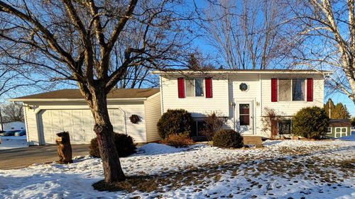 607 E Forest Street, Black Creek, WI, 54106 | Card Image