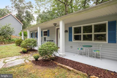 2405 Raymond Pl, HAYMARKET, VA, 20169-1541 | Card Image