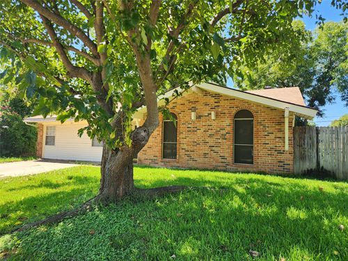 419 Woodcrest Way, Forney, TX, 75126-9735 | Card Image
