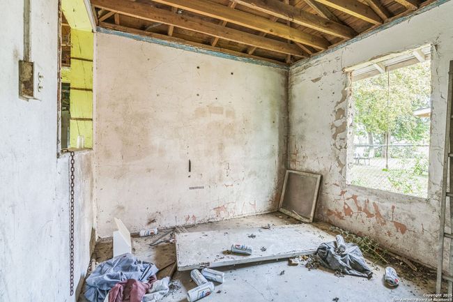 118 Gentry St, House other with 2 bedrooms, 1 bathrooms and null parking in San Antonio TX | Image 11
