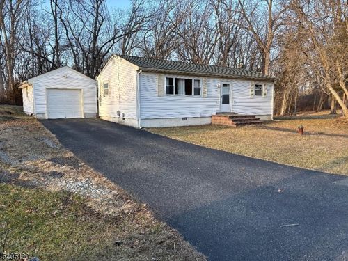 4 Spruce Dr, Green Twp, NJ, 07821-2236 | Card Image