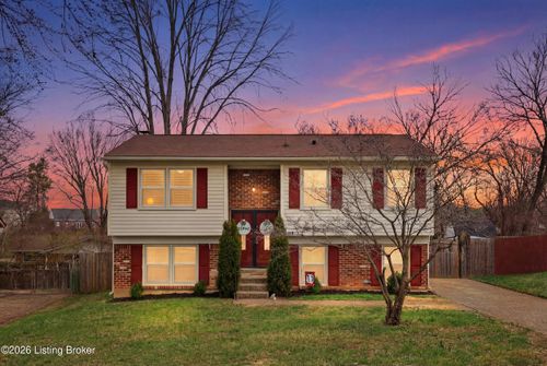 8814 High Point Cir, Louisville, KY, 40299-1309 | Card Image