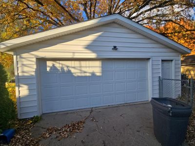 detached garage | Image 2