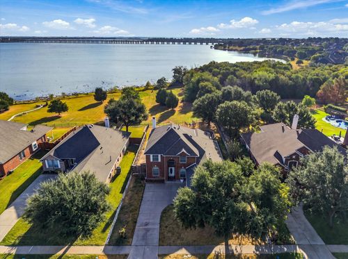 4102 Stone Haven Dr, Garland, TX, 75043-7292 | Card Image