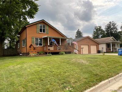 1217 State Street, Home with 3 bedrooms, 1 bathrooms and null parking in Lapeer MI | Image 1