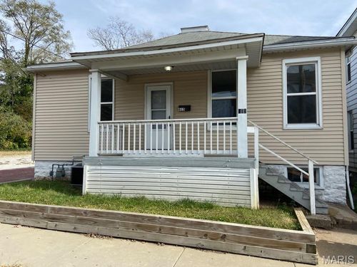 615 Central Ave, Alton, IL, 62002-2675 | Card Image