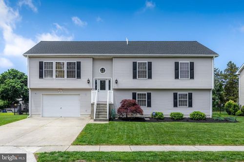 153 Center St, Gibbstown, NJ, 08027-1281 | Card Image