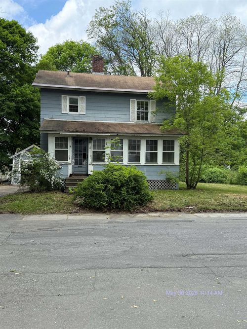 12 Mack Ave, West Lebanon, NH, 03784-1408 | Card Image