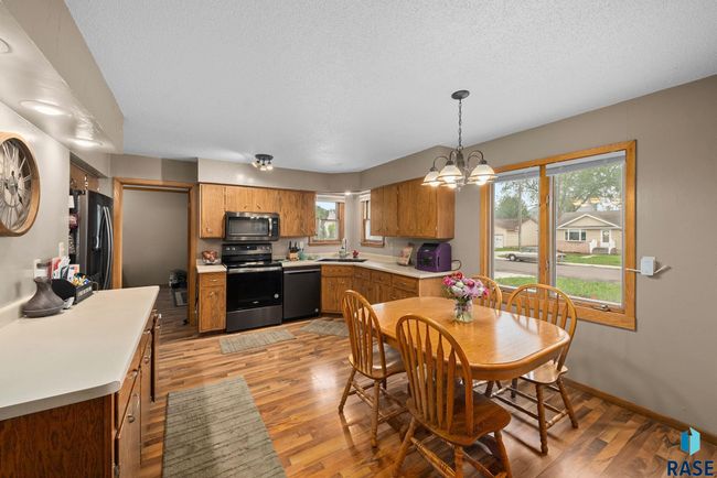 350 W Maple St, House other with 3 bedrooms, 2 bathrooms and null parking in Edgerton MN | Image 9
