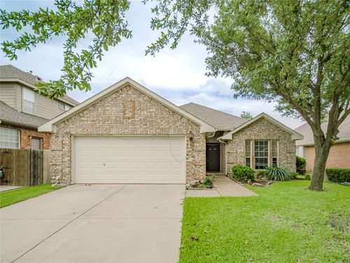 2657 Red Spruce Dr, Little Elm, TX, 75068-6611 | Card Image