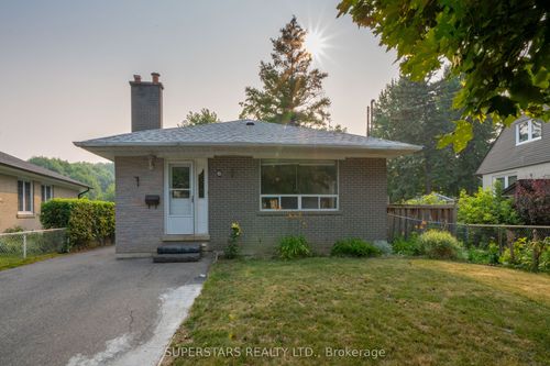 6 Meadowland Dr, Brampton, ON, L6W2R4 | Card Image