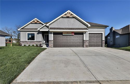 217 Sw Chelmsford Drive, Blue Springs, MO, 64014 | Card Image