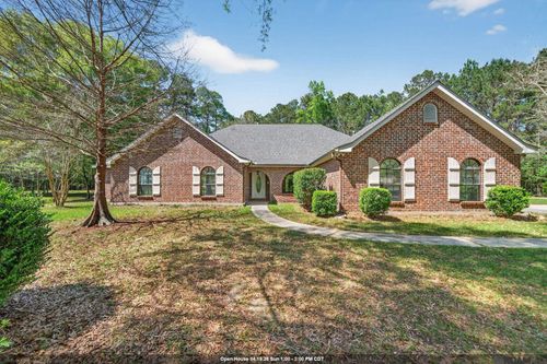 135 Amelia Ln, Covington, LA, 70433-6889 | Card Image