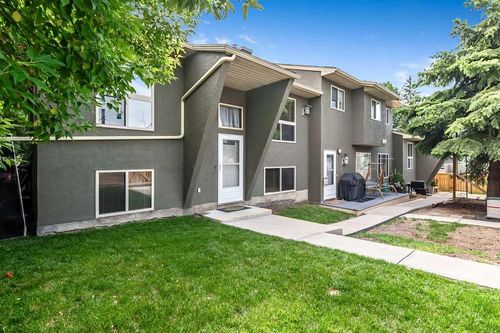 1-29 Poplar Avenue, Okotoks, AB, T1S1T3 | Card Image