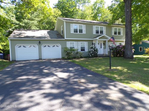 19 Oakwood Dr, Queensbury, NY, 12804-1327 | Card Image