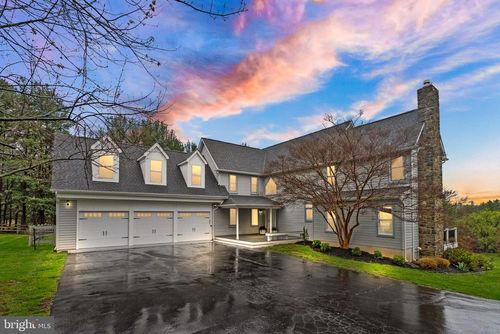 35571 Suffolk Ln, Hillsboro, VA, 20132-5229 | Card Image