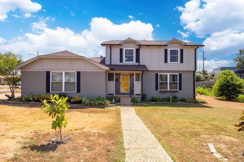 11 Walnut Valley Dr, Little Rock, AR, 72211-1837 | Card Image
