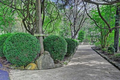 Circular entrance to this stunning property. | Image 3