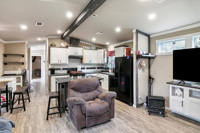 13271 Mustang Trl, House other with 2 bedrooms, 1 bathrooms and null parking in Hamshire TX | Image 7