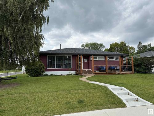 9652 Ottewell Rd Nw, Edmonton, AB, T6B2E7 | Card Image