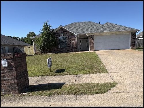 2310 Kellybrook, Bryant, AR, 72022-8127 | Card Image