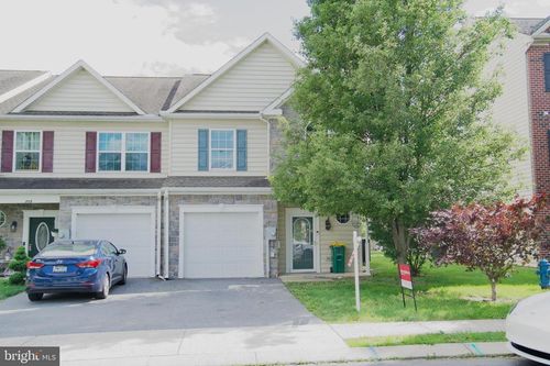 215 Whitley Drive Drive, CHAMBERSBURG, PA, 17202 | Card Image