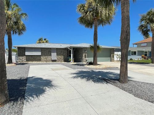 13615 Stacey Dr, HUDSON, FL, 34667-1560 | Card Image