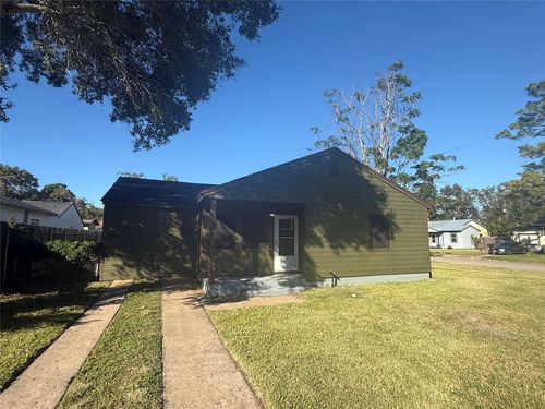 749 Lorrain St, Angleton, TX, 77515-3410 | Card Image