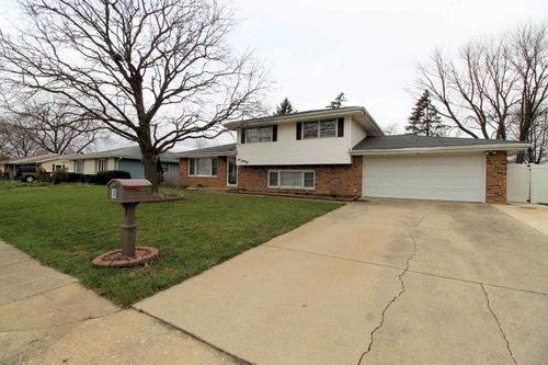 631 Concord Pl, Bourbonnais, IL, 60914-1211 | Card Image